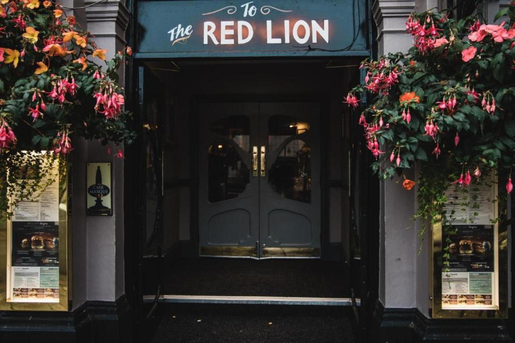 Oyo The Red Lion Hotel Luton  Exteriér fotografie